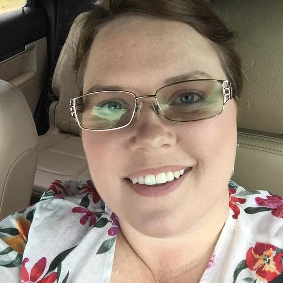 Meet your Posher, Mandie - Picture 1 of 1